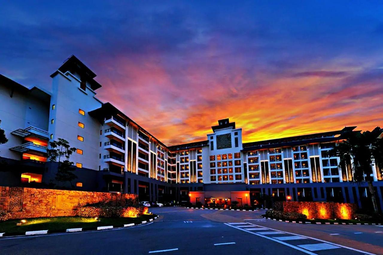 【Amazing】Pool View 2Br Suite @ Pulai Springs Resort Skudai Buitenkant foto