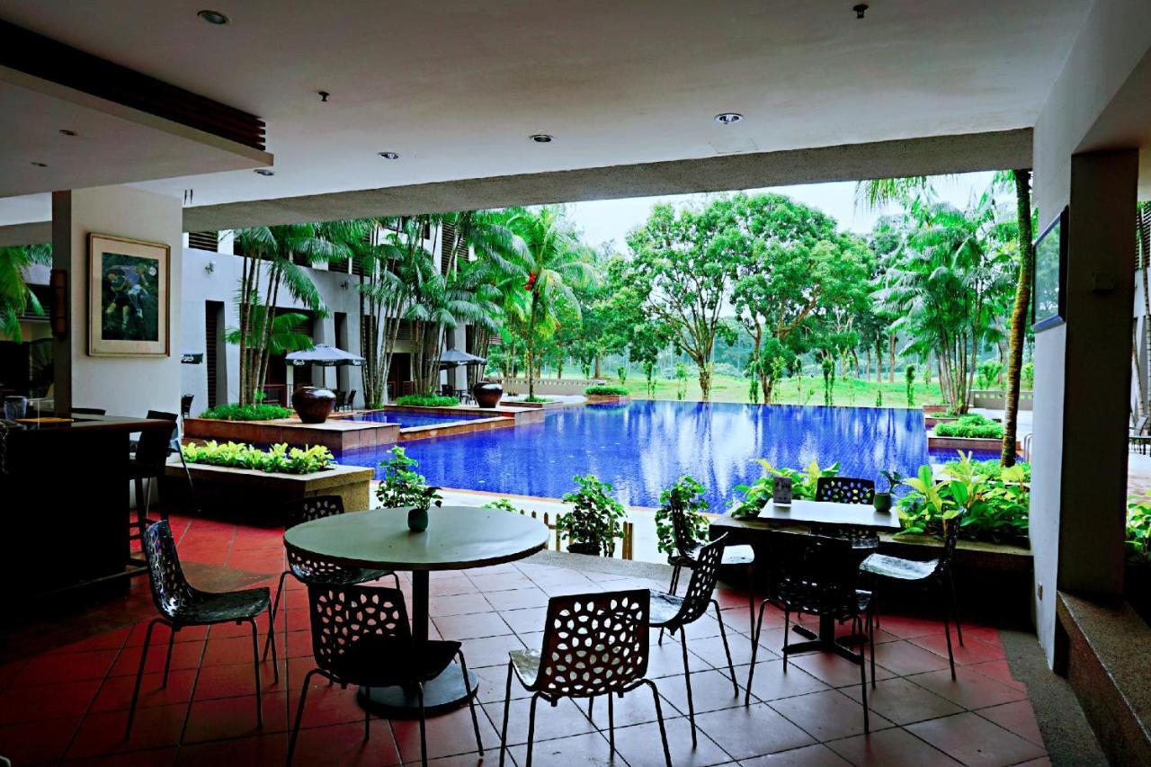 【Amazing】Pool View 2Br Suite @ Pulai Springs Resort Skudai Buitenkant foto